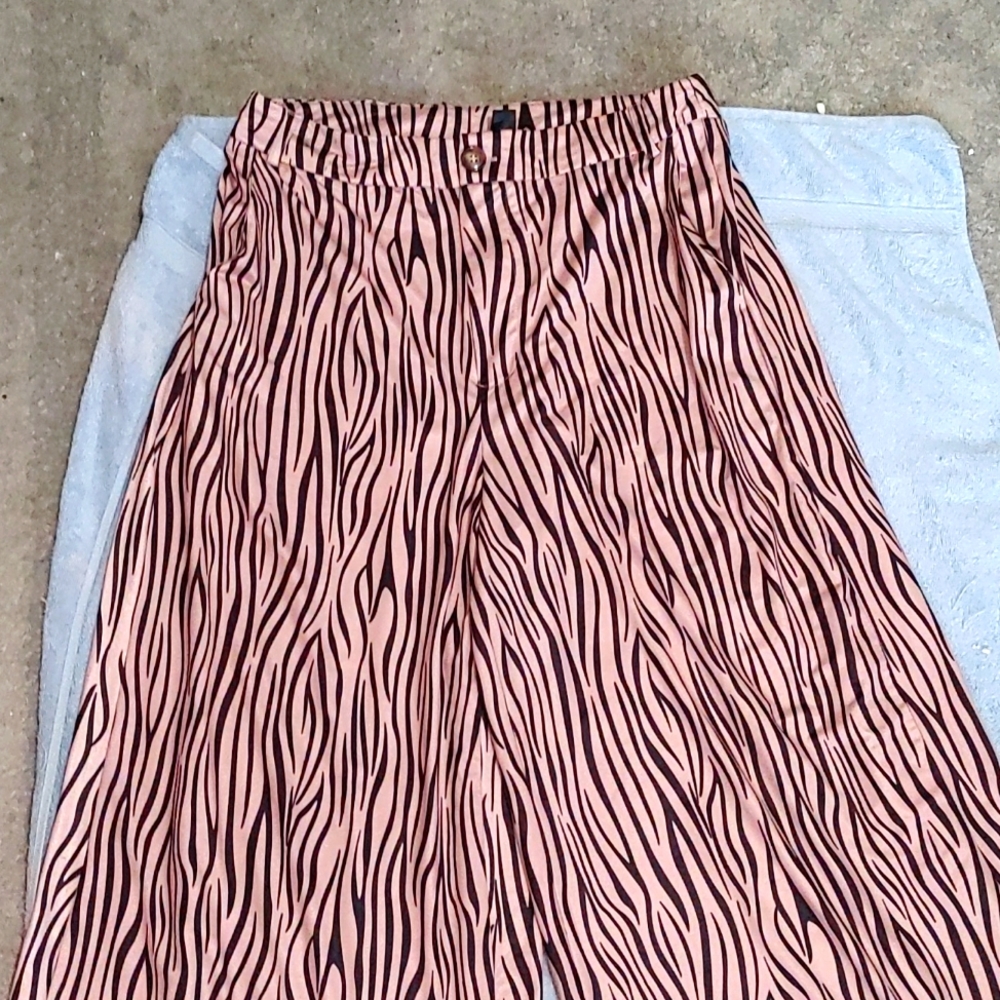 Wide leg pants